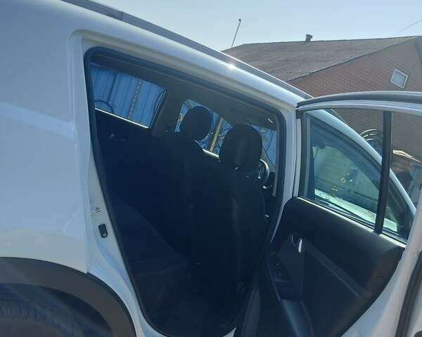 Белый Киа Sportage, объемом двигателя 2 л и пробегом 149 тыс. км за 13700 $, фото 19 на Automoto.ua