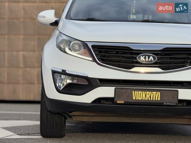 Белый Киа Sportage, объемом двигателя 2 л и пробегом 161 тыс. км за 10900 $, фото 4 на Automoto.ua