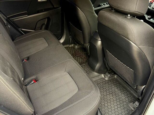 Білий Кіа Sportage, об'ємом двигуна 2 л та пробігом 53 тис. км за 13800 $, фото 7 на Automoto.ua