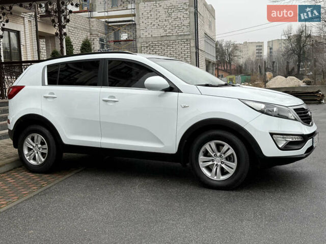 Білий Кіа Sportage, об'ємом двигуна 1.7 л та пробігом 98 тис. км за 13950 $, фото 14 на Automoto.ua