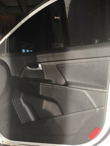 Белый Киа Sportage, объемом двигателя 2.36 л и пробегом 131 тыс. км за 14000 $, фото 21 на Automoto.ua