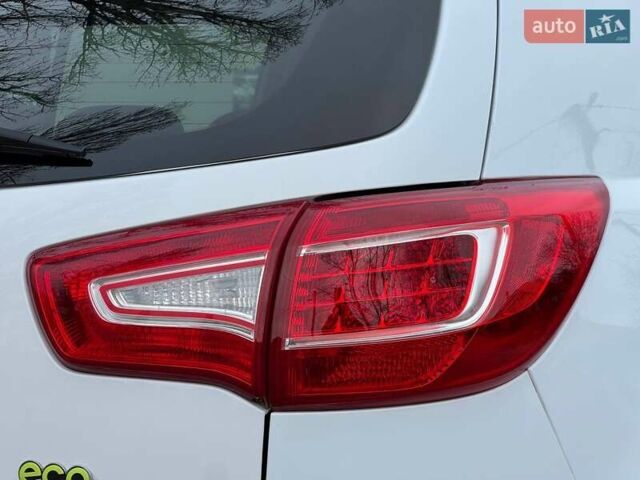 Білий Кіа Sportage, об'ємом двигуна 1.69 л та пробігом 194 тис. км за 10995 $, фото 15 на Automoto.ua