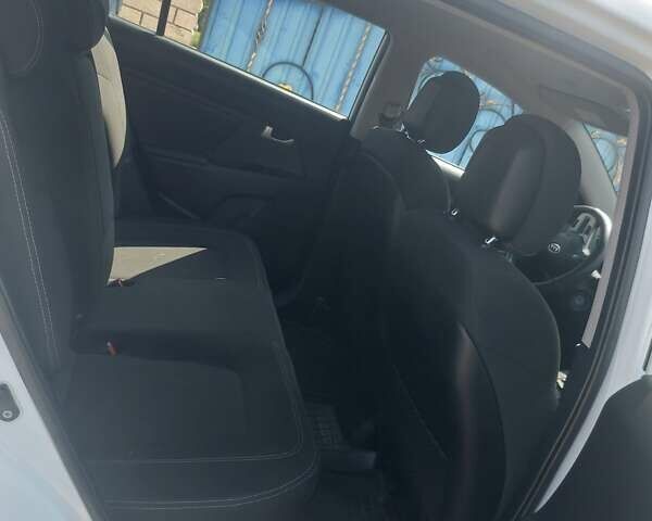 Белый Киа Sportage, объемом двигателя 2 л и пробегом 149 тыс. км за 13700 $, фото 20 на Automoto.ua