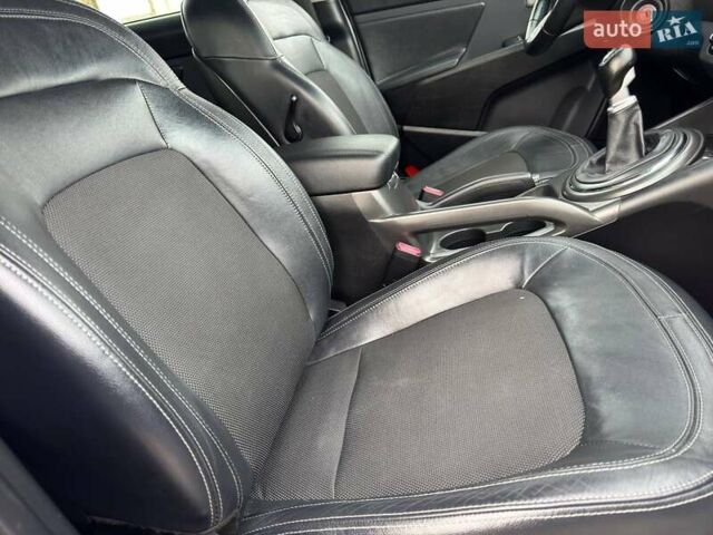 Білий Кіа Sportage, об'ємом двигуна 1.69 л та пробігом 194 тис. км за 10995 $, фото 36 на Automoto.ua