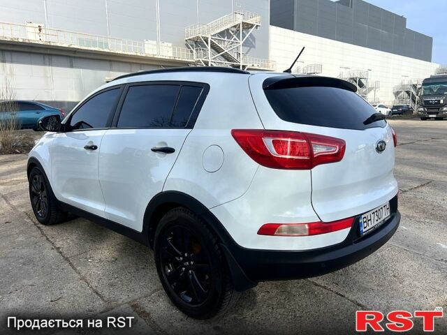 Белый Киа Sportage, объемом двигателя 2 л и пробегом 176 тыс. км за 13600 $, фото 7 на Automoto.ua