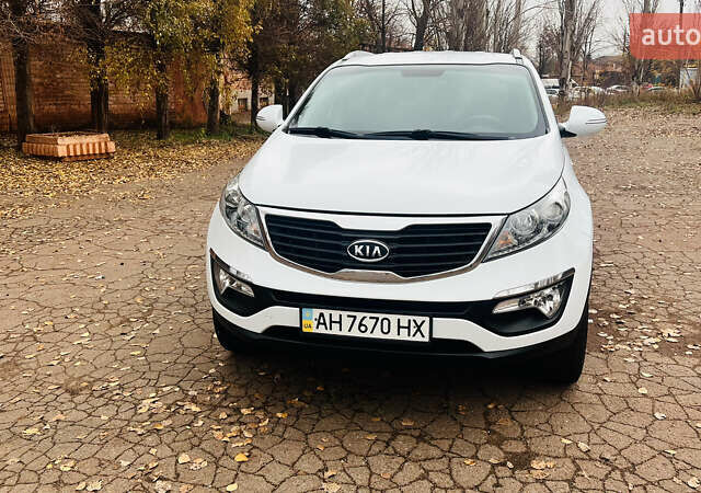 Белый Киа Sportage, объемом двигателя 2 л и пробегом 127 тыс. км за 11900 $, фото 3 на Automoto.ua