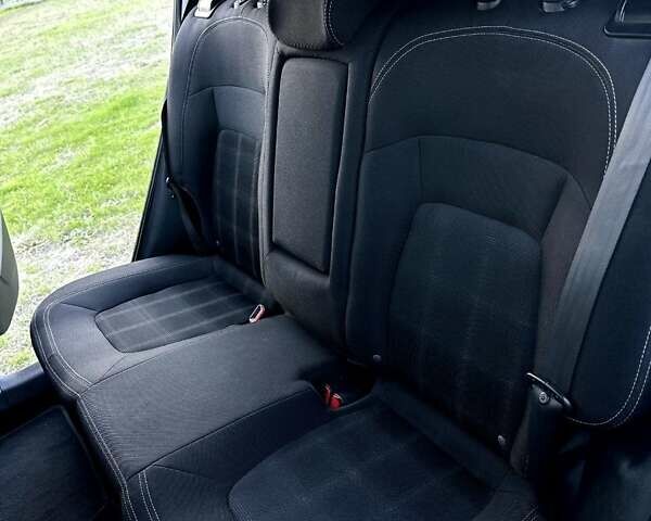 Белый Киа Sportage, объемом двигателя 1.69 л и пробегом 222 тыс. км за 12000 $, фото 4 на Automoto.ua