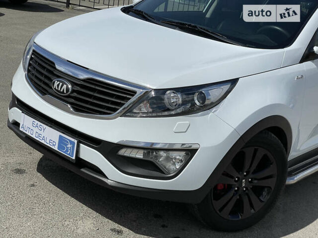 Белый Киа Sportage, объемом двигателя 2 л и пробегом 191 тыс. км за 16490 $, фото 7 на Automoto.ua