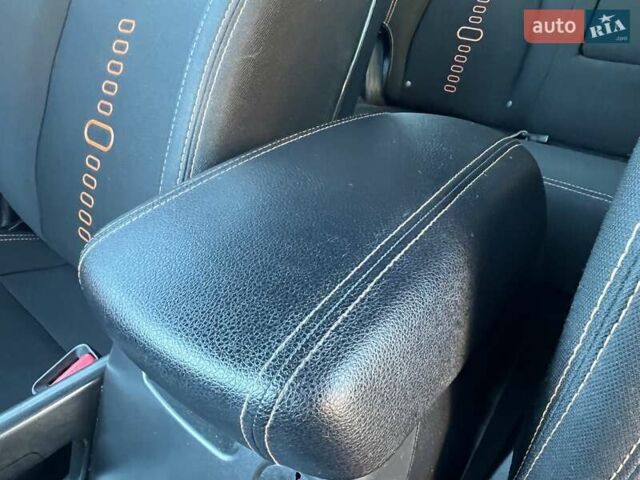 Білий Кіа Sportage, об'ємом двигуна 2 л та пробігом 223 тис. км за 14950 $, фото 82 на Automoto.ua