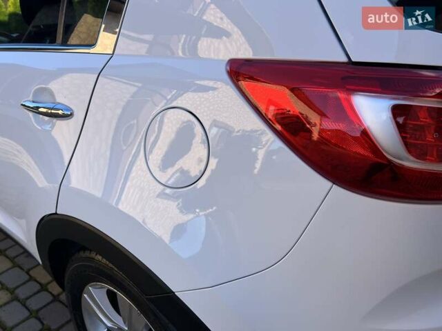 Білий Кіа Sportage, об'ємом двигуна 2 л та пробігом 223 тис. км за 14950 $, фото 18 на Automoto.ua
