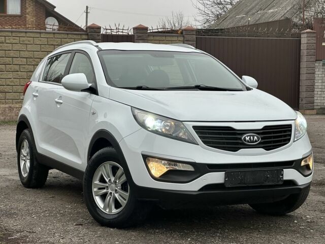 Білий Кіа Sportage, об'ємом двигуна 2 л та пробігом 121 тис. км за 12300 $, фото 2 на Automoto.ua