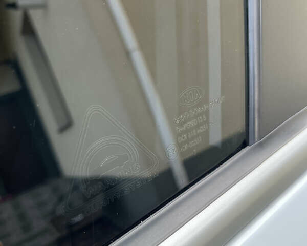 Кіа Sportage 2013 у Запоріжжя на Automoto.ua Білий Кіа Sportage, об'ємом двигуна 1.7 л та пробігом 163 тис. км за 12850 $, фото 101 на Automoto.ua