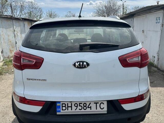 Білий Кіа Sportage, об'ємом двигуна 2 л та пробігом 170 тис. км за 10500 $, фото 5 на Automoto.ua