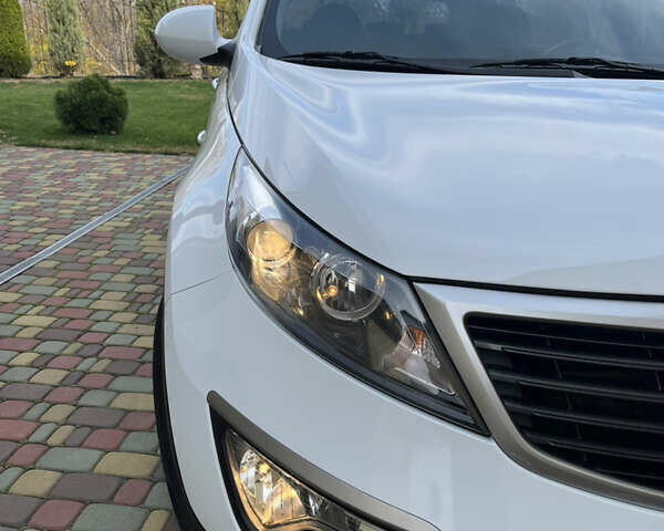 Кіа Sportage 2013 у Запоріжжя на Automoto.ua Білий Кіа Sportage, об'ємом двигуна 1.7 л та пробігом 163 тис. км за 12850 $, фото 8 на Automoto.ua