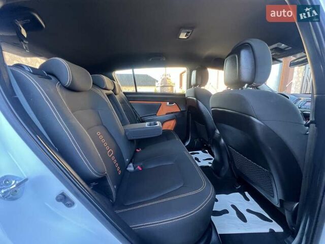Білий Кіа Sportage, об'ємом двигуна 2 л та пробігом 223 тис. км за 14950 $, фото 104 на Automoto.ua