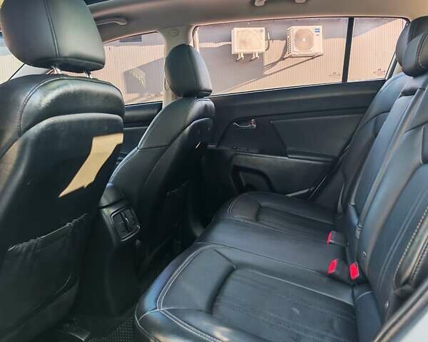 Белый Киа Sportage, объемом двигателя 0 л и пробегом 195 тыс. км за 15300 $, фото 48 на Automoto.ua