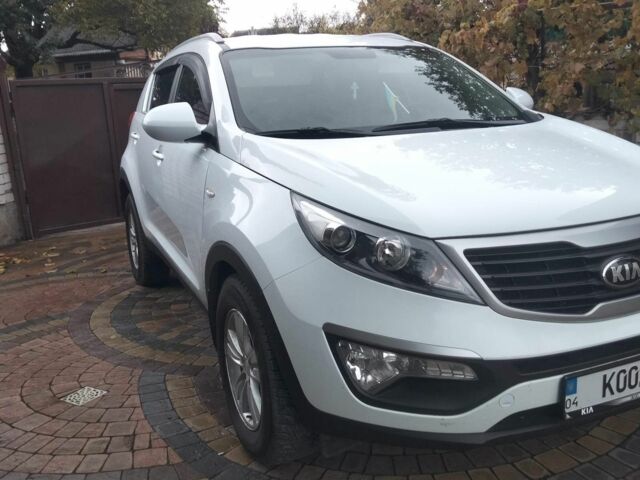 Кіа Sportage 2013 у Дніпро (Дніпропетровську) на Automoto.ua Білий Кіа Sportage, об'ємом двигуна 0 л та пробігом 190 тис. км за 12300 $, фото 2 на Automoto.ua