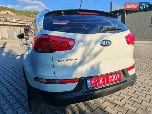 Белый Киа Sportage, объемом двигателя 0 л и пробегом 195 тыс. км за 15300 $, фото 7 на Automoto.ua
