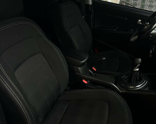 Кіа Sportage 2013 у Запоріжжя на Automoto.ua Білий Кіа Sportage, об'ємом двигуна 1.7 л та пробігом 163 тис. км за 12850 $, фото 87 на Automoto.ua