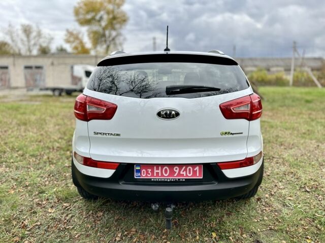 Белый Киа Sportage, объемом двигателя 1.7 л и пробегом 195 тыс. км за 12999 $, фото 8 на Automoto.ua