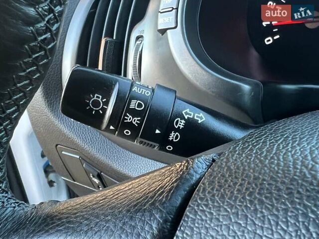 Білий Кіа Sportage, об'ємом двигуна 2 л та пробігом 223 тис. км за 14950 $, фото 90 на Automoto.ua