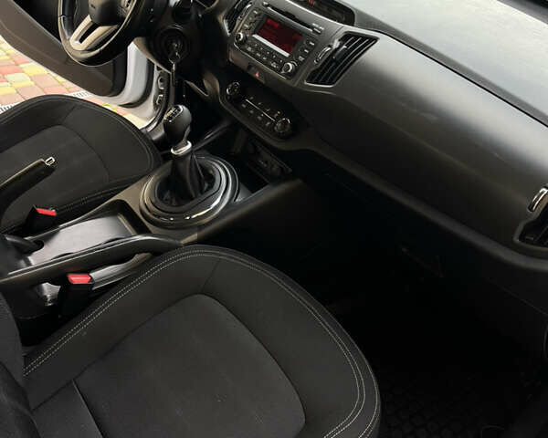 Кіа Sportage 2013 у Запоріжжя на Automoto.ua Білий Кіа Sportage, об'ємом двигуна 1.7 л та пробігом 163 тис. км за 12850 $, фото 69 на Automoto.ua