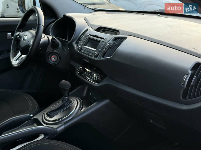 Киа Sportage 2013 в Одессе на Automoto.ua Белый Киа Sportage, объемом двигателя 2 л и пробегом 143 тыс. км за 12999 $, фото 12 на Automoto.ua