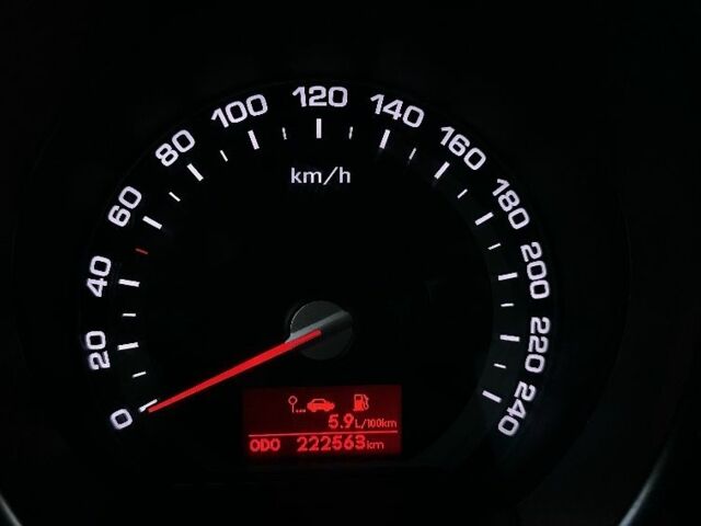 Білий Кіа Sportage, об'ємом двигуна 1.7 л та пробігом 223 тис. км за 12500 $, фото 20 на Automoto.ua