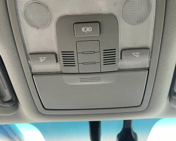 Білий Кіа Sportage, об'ємом двигуна 2 л та пробігом 234 тис. км за 13950 $, фото 17 на Automoto.ua