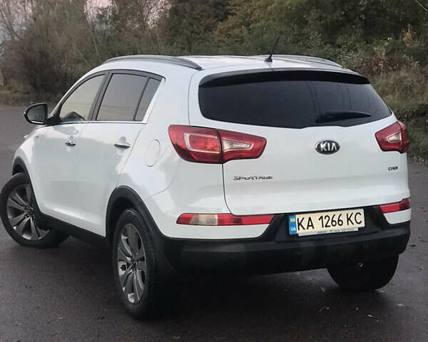Киа Sportage 2013 в Киеве на Automoto.ua Белый Киа Sportage, объемом двигателя 2 л и пробегом 201 тыс. км за 13200 $, фото 4 на Automoto.ua