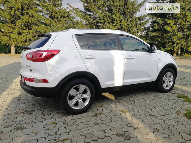 Білий Кіа Sportage, об'ємом двигуна 1.6 л та пробігом 157 тис. км за 12900 $, фото 1 на Automoto.ua