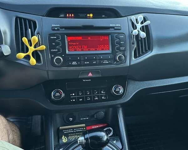 Белый Киа Sportage, объемом двигателя 2 л и пробегом 157 тыс. км за 13800 $, фото 14 на Automoto.ua