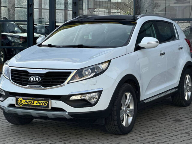 Белый Киа Sportage, объемом двигателя 1.6 л и пробегом 133 тыс. км за 15500 $, фото 2 на Automoto.ua