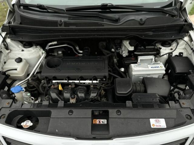 Білий Кіа Sportage, об'ємом двигуна 2 л та пробігом 121 тис. км за 12300 $, фото 21 на Automoto.ua