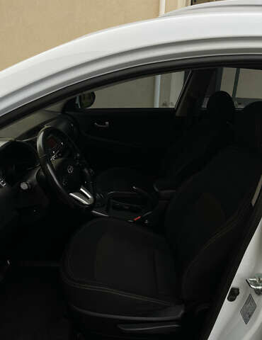 Кіа Sportage 2013 у Запоріжжя на Automoto.ua Білий Кіа Sportage, об'ємом двигуна 1.7 л та пробігом 163 тис. км за 12850 $, фото 99 на Automoto.ua