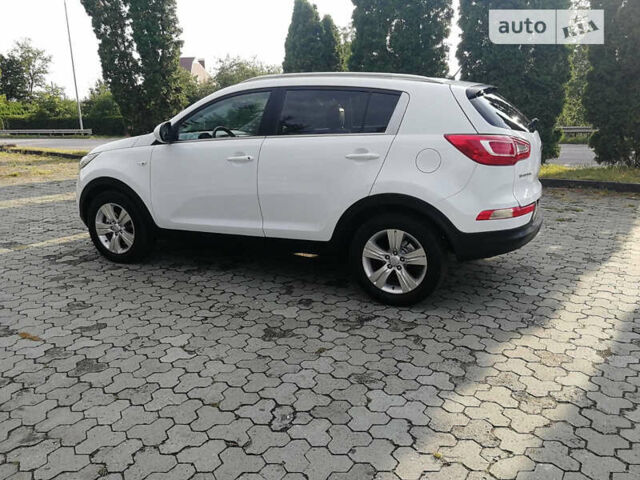 Білий Кіа Sportage, об'ємом двигуна 1.6 л та пробігом 157 тис. км за 12900 $, фото 2 на Automoto.ua