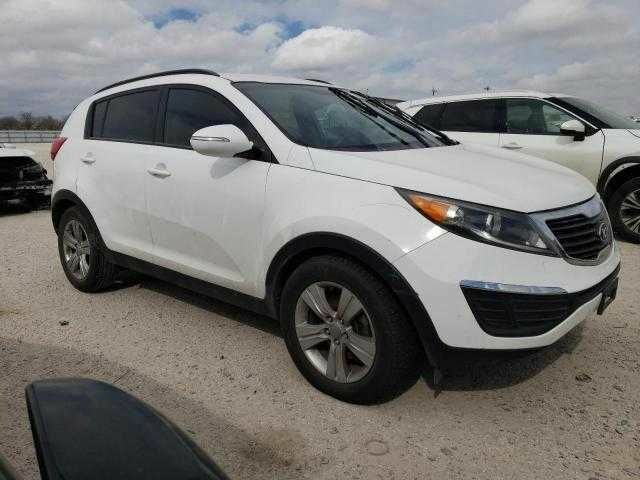 Белый Киа Sportage, объемом двигателя 0 л и пробегом 153 тыс. км за 1600 $, фото 3 на Automoto.ua