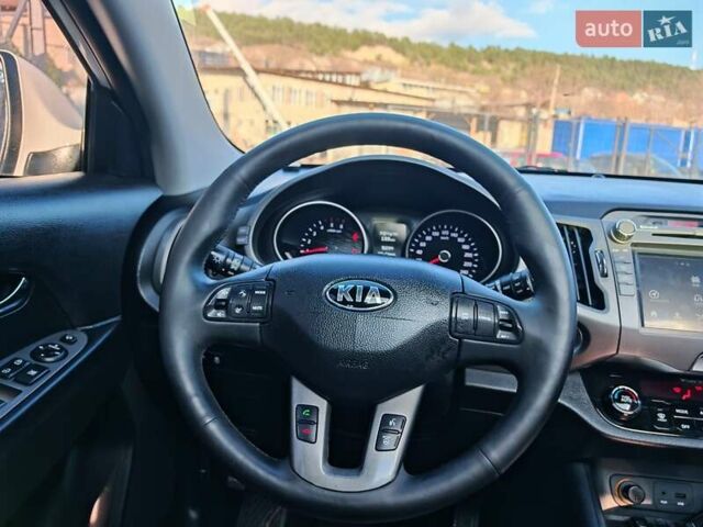 Белый Киа Sportage, объемом двигателя 0 л и пробегом 195 тыс. км за 15300 $, фото 15 на Automoto.ua