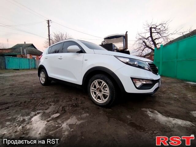 Білий Кіа Sportage, об'ємом двигуна 1.7 л та пробігом 107 тис. км за 13900 $, фото 3 на Automoto.ua