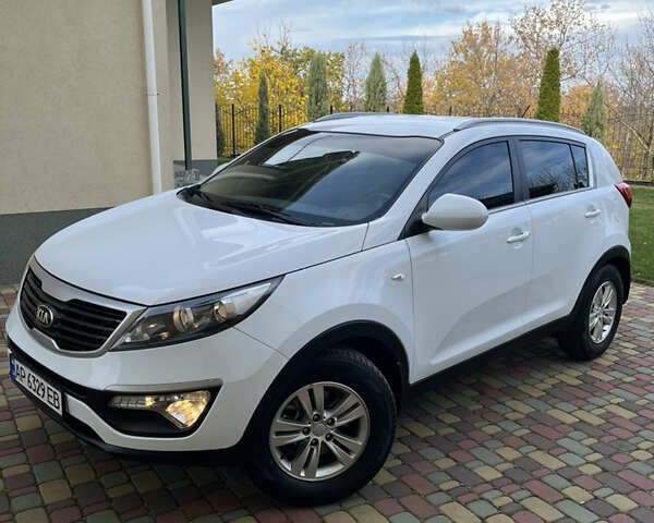 Кіа Sportage 2013 у Запоріжжя на Automoto.ua Білий Кіа Sportage, об'ємом двигуна 1.7 л та пробігом 163 тис. км за 12850 $, фото 1 на Automoto.ua