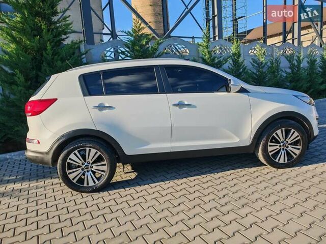 Белый Киа Sportage, объемом двигателя 0 л и пробегом 195 тыс. км за 15300 $, фото 4 на Automoto.ua