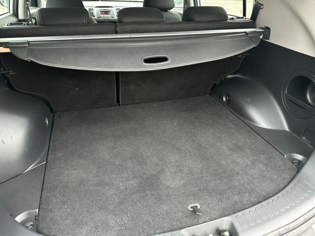 Білий Кіа Sportage, об'ємом двигуна 2 л та пробігом 121 тис. км за 12300 $, фото 15 на Automoto.ua