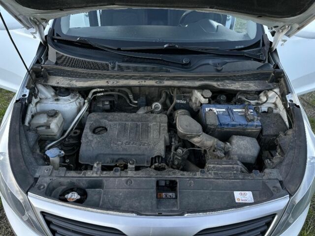 Білий Кіа Sportage, об'ємом двигуна 1.7 л та пробігом 223 тис. км за 12500 $, фото 18 на Automoto.ua