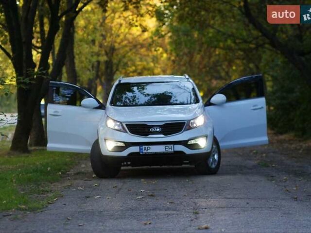 Білий Кіа Sportage, об'ємом двигуна 2 л та пробігом 198 тис. км за 12900 $, фото 8 на Automoto.ua