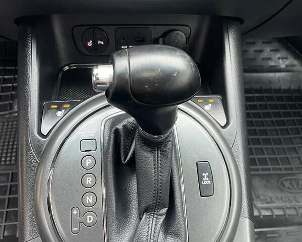 Білий Кіа Sportage, об'ємом двигуна 2 л та пробігом 234 тис. км за 13950 $, фото 15 на Automoto.ua