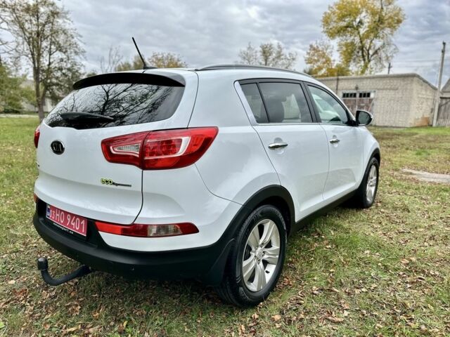 Белый Киа Sportage, объемом двигателя 1.7 л и пробегом 195 тыс. км за 12999 $, фото 9 на Automoto.ua