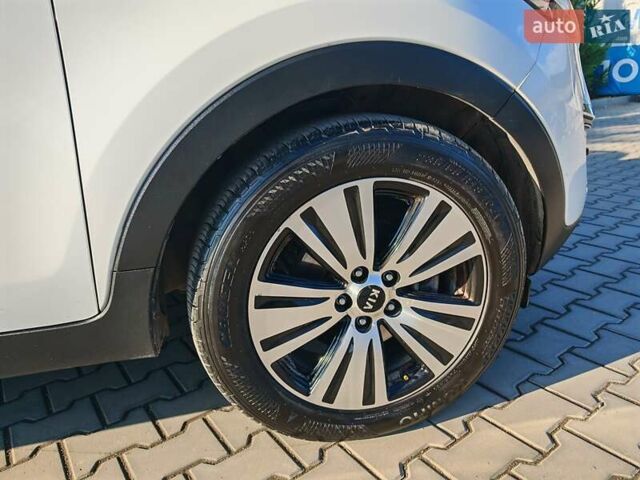 Белый Киа Sportage, объемом двигателя 0 л и пробегом 195 тыс. км за 15300 $, фото 62 на Automoto.ua