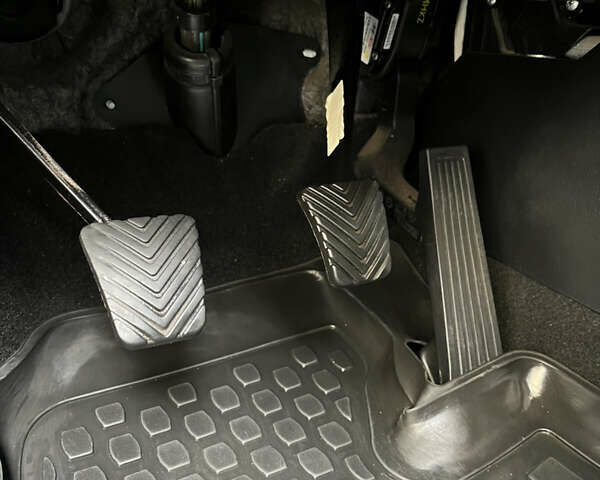 Кіа Sportage 2013 у Запоріжжя на Automoto.ua Білий Кіа Sportage, об'ємом двигуна 1.7 л та пробігом 163 тис. км за 12850 $, фото 96 на Automoto.ua