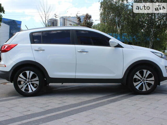 Білий Кіа Sportage, об'ємом двигуна 2 л та пробігом 200 тис. км за 14999 $, фото 7 на Automoto.ua