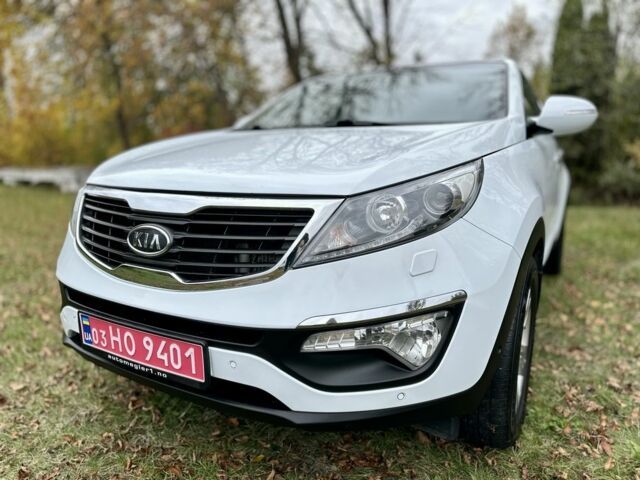 Белый Киа Sportage, объемом двигателя 1.7 л и пробегом 195 тыс. км за 12999 $, фото 1 на Automoto.ua